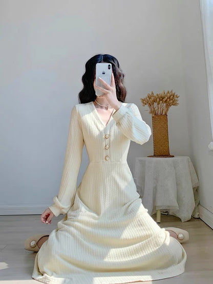 Autumn 2023 new women's skirt French retro waist slimming high-end knitted dress with coat