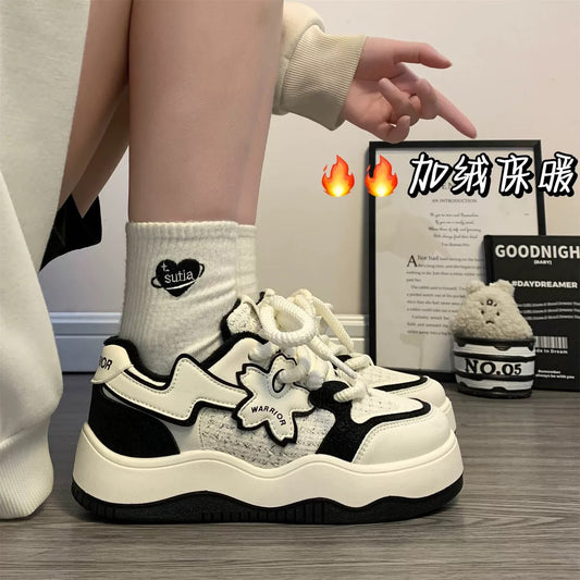 Pull back thick-soled plus velvet white shoes for women 2023 winter new warm plus cotton sneakers casual American retro shoes