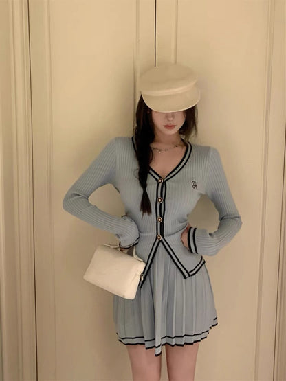 Xiaoxiangfeng high-end suit for women in autumn v-neck knitted cardigan slim bottoming shirt pleated skirt two-piece set