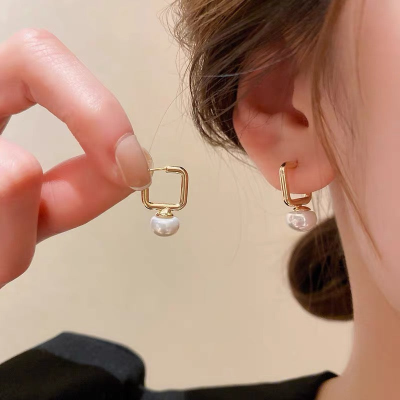 Real gold electroplated silver needle French pearl geometric earrings high-end earrings internet celebrity niche design earrings