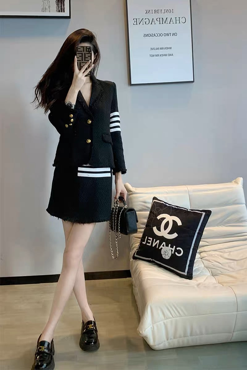 Xiaoxiangfeng suit for women 2023 new high-end niche fashion temperament casual professional hip-covering short skirt two-piece set (B2614)