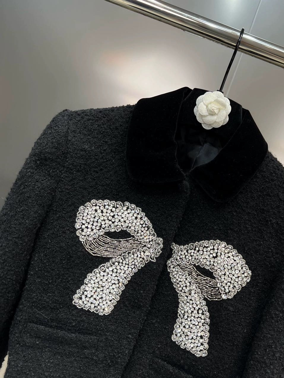 Net red pomelo MM 2023 autumn velvet lapel long-sleeved diamond-studded bead bowknot celebrity daughter style coat