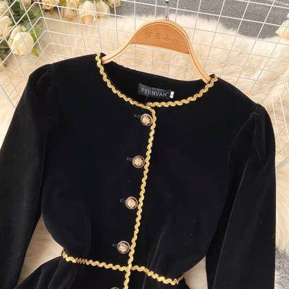 Xiaoxiangfeng French retro high-end short waisted velvet shirt high-waisted pleated skirt Western style two-piece set (S0996)