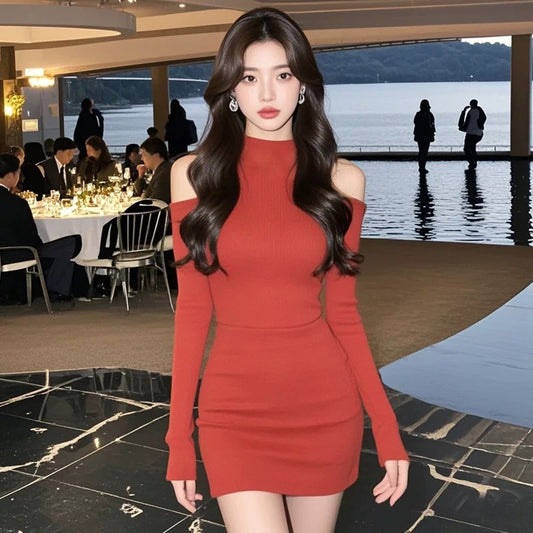 Ge Fuhong red off-shoulder knitted dress female 2024 autumn and winter new French temperament slim bottoming short skirt