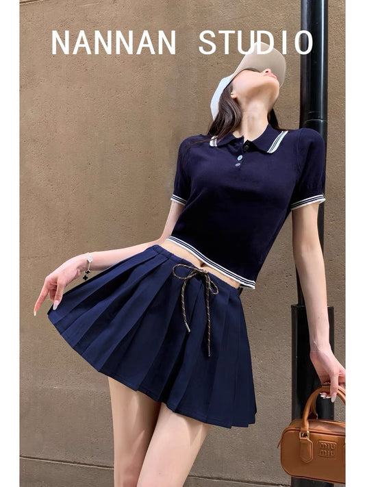 Join Zhang Yuanying/Show-style slim pleated short skirt with exposed navel short striped contrast color POLO shirt two-piece suit for women
