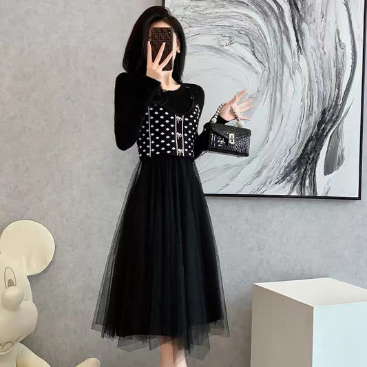 Knitted dress for women autumn and winter 2023 new temperament petite two-piece set waist slimming mesh mid-length skirt