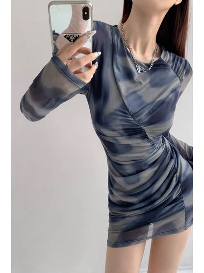 Comic figure slim tulle dress for women retro tie-dye water ripple diagonal edge pleated waist-covering hip short skirt autumn (S0813)