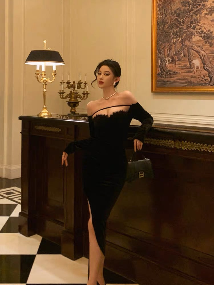 Sexy off-shoulder velvet dress for women in autumn and winter, high-end, pure lust, side-slit, slim-fitting hip little black dress