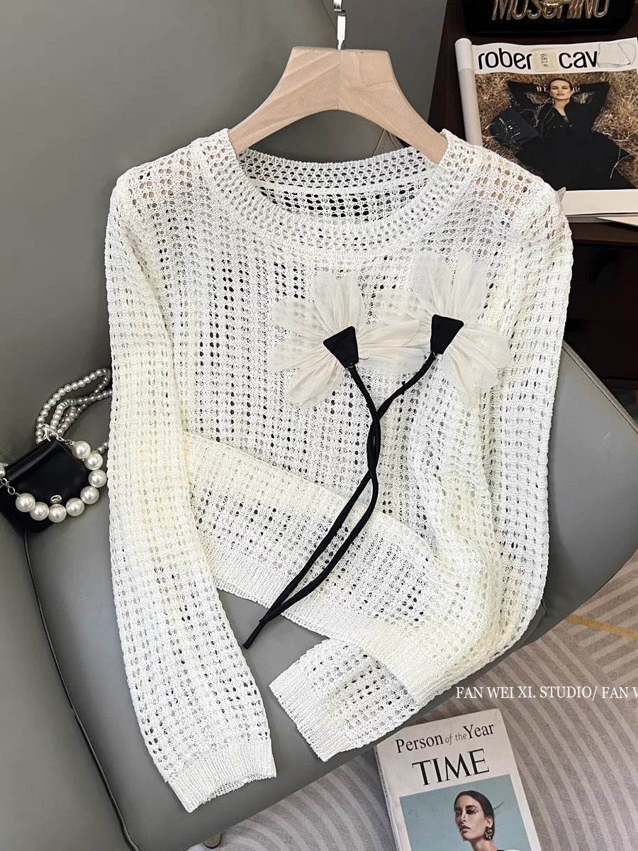 Early autumn new design French three-dimensional flower loose blouse hollow round neck long-sleeved sweater women's sun protection shirt (B2214)