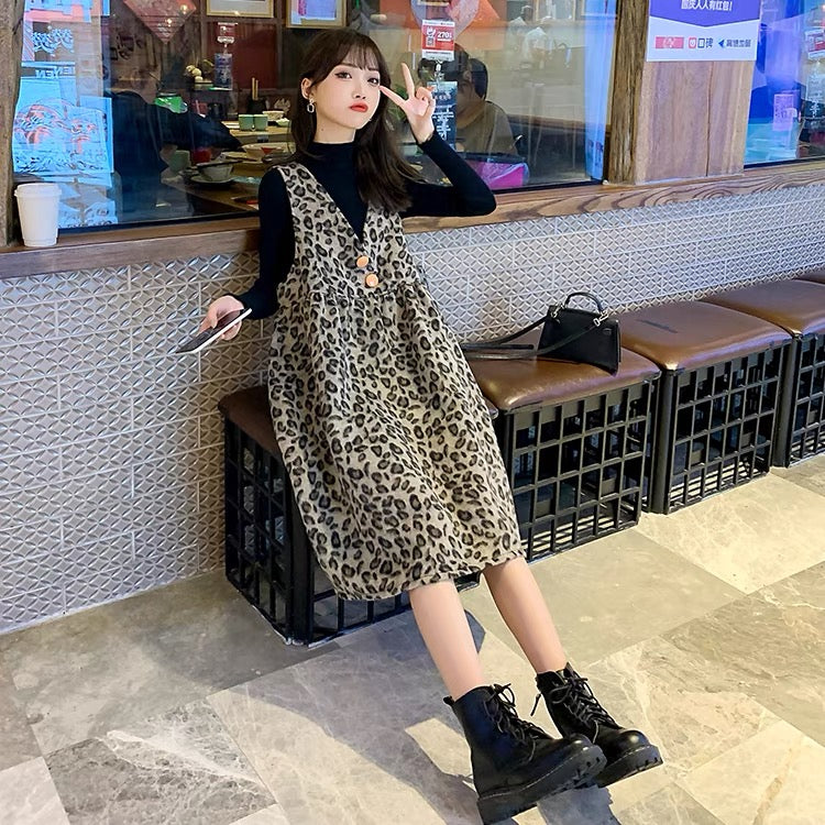Maternity Autumn Suit Fashionable and High-Level Leopard Print Suspender Dress Small Maternity Sweater Two-piece Autumn and Winter Set