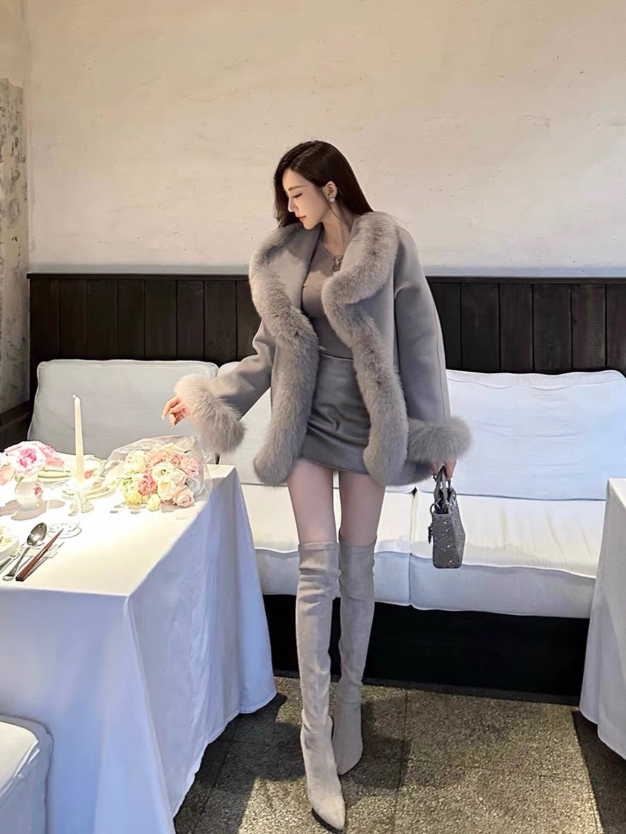 Shanxi said 100% wool double-sided woolen coat with fox fur lapel, noble temperament, elegant bell sleeves coat for women (B1318)