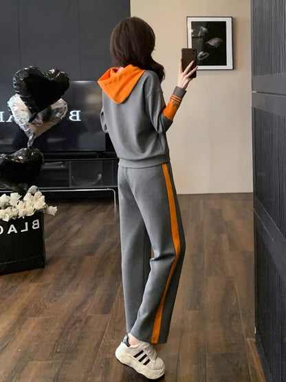 Autumn and winter clothing is matched with a complete set of fashionable and western-style Internet celebrity street casual sports sweatshirts and wide-leg pants two-piece suits for women