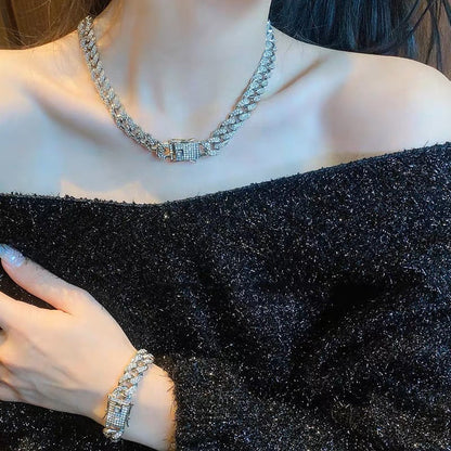 Full diamond personalized design necklace 2021 new women's hip-hop street punk clavicle chain European and American neck chain