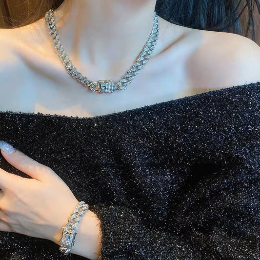 Full diamond personalized design necklace 2021 new women's hip-hop street punk clavicle chain European and American neck chain