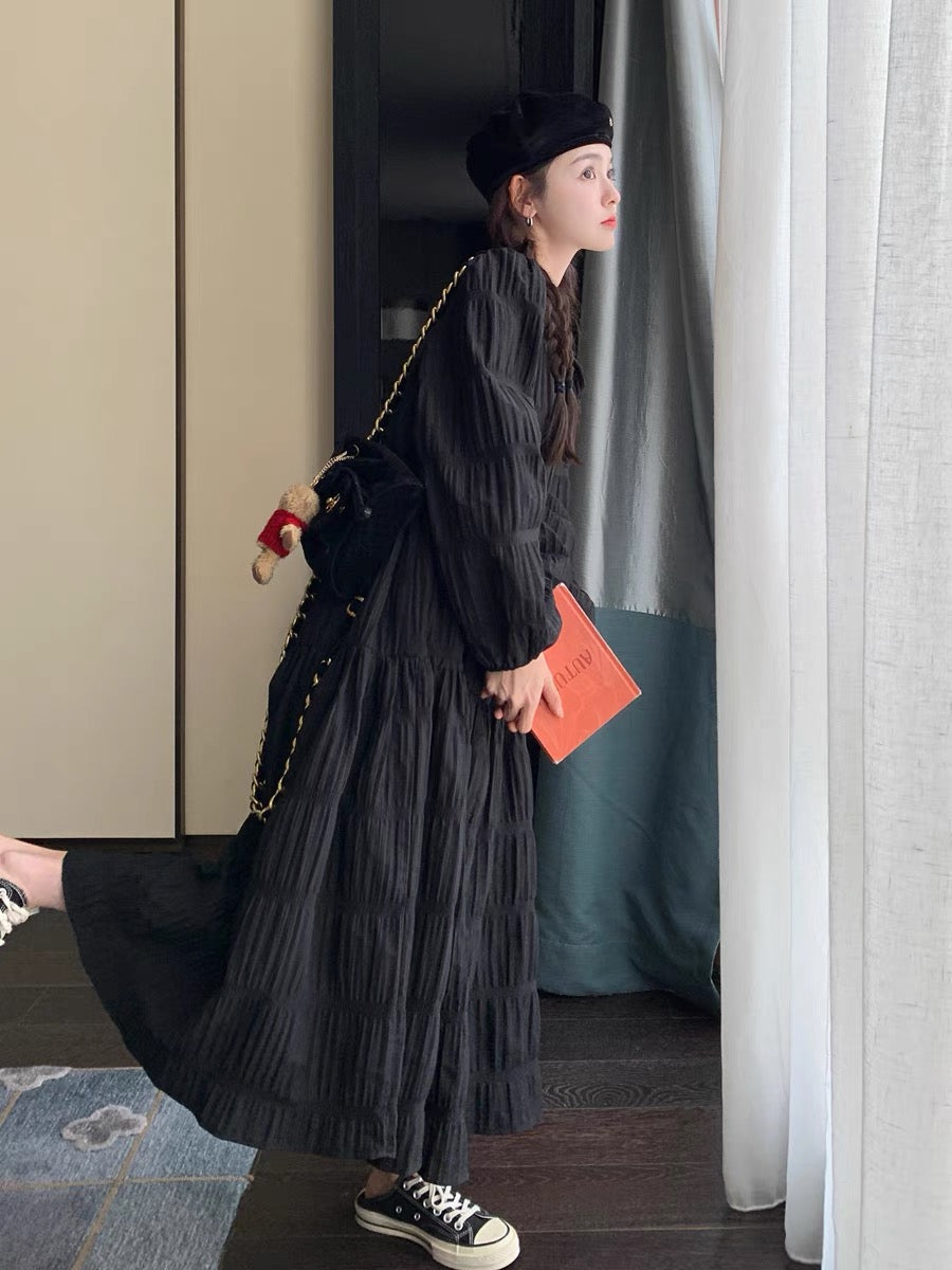 Black textured dress autumn women's 2023 new French retro light mature Hepburn style long A-line skirt trendy