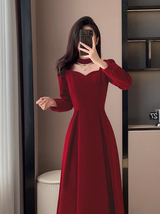 Autumn and winter retro fashion simple temperament elegant velvet long skirt high-end red engagement dress dress
