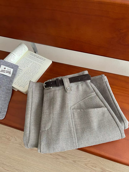 Women's Japanese/Korean-style retro "Old Money" aesthetic wool-blend wide-leg trousers—a chic, relaxed, and stylish straight-leg casual pant for autumn and winter.