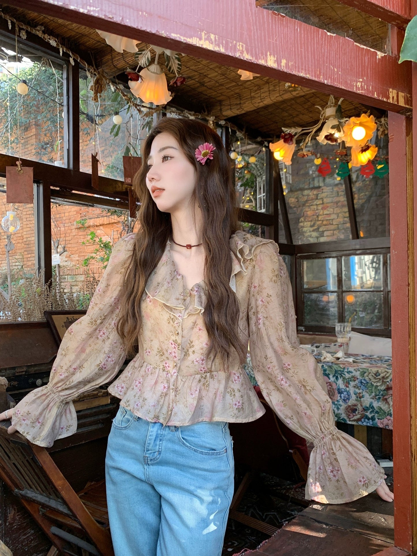 Berry Xiu Er Huan Da Pang Customized Ruffled V-neck Floral Shirt Women's Retro Bell Sleeve Cropped Top