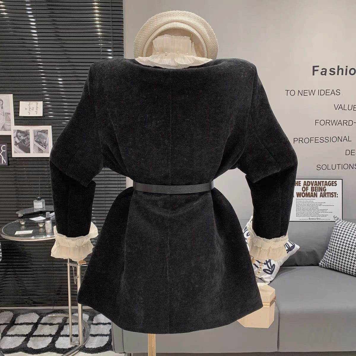 French light luxury style heavy-duty beaded wooden ear-edge high-end mid-length pearl buckle loose and versatile foreign-style coat for women