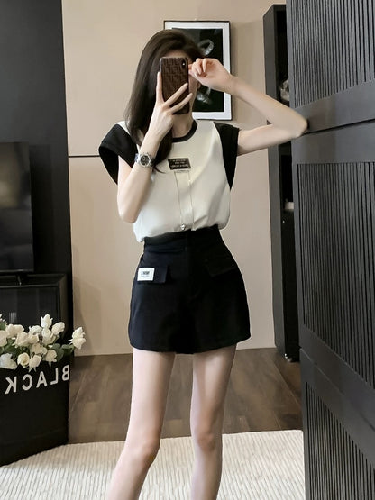 Internet celebrity sports casual shorts suit for women with summer clothes and a complete set of fashionable and age-reducing two-piece suits for small people.