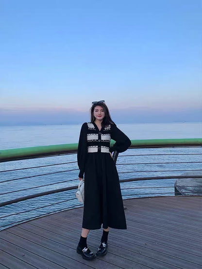 Zhang's temperament fashionable knitted dress women's European and American style retro long-sleeved little black dress V-neck slim long dress autumn