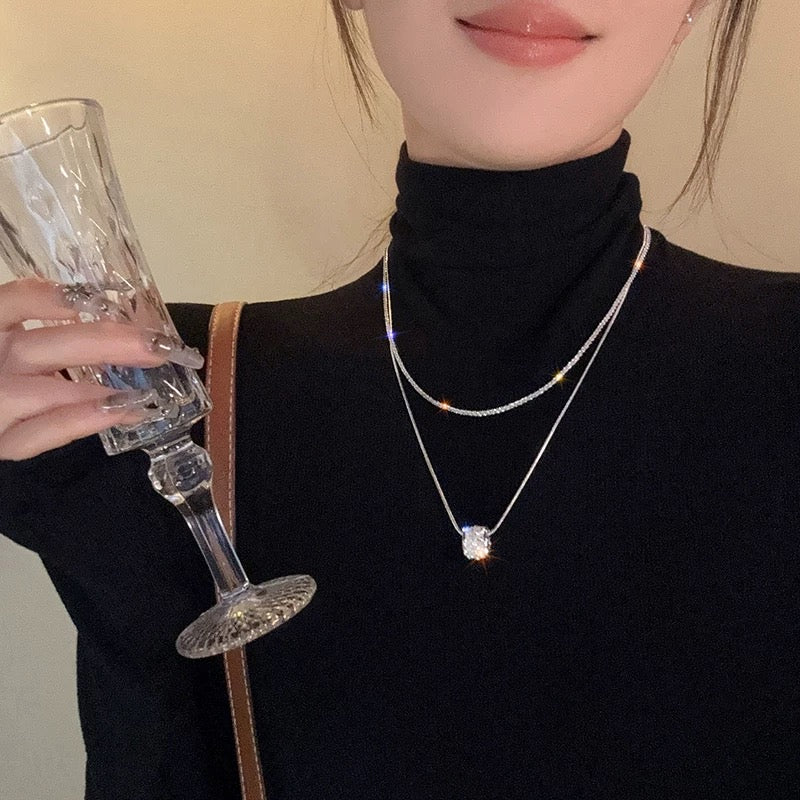 Double layer stacked metal necklace for women 2023 new niche light luxury high-end clavicle chain temperament sweater chain neck chain