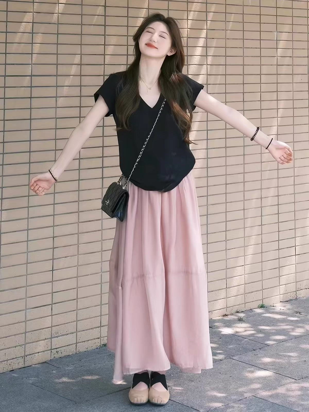 Summer Korean-style vintage Hepburn-esque raspberry-pink tulle A-line skirt; high-waisted, slimming, soft, and sophisticated.