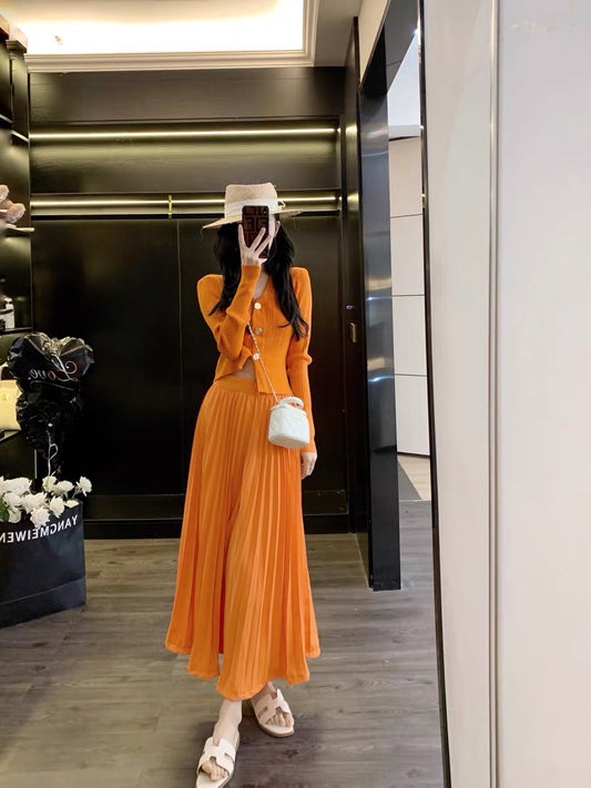 Small fragrant wind suit women's autumn new high-end temperament age-reducing skirt two-piece tea wear a complete set