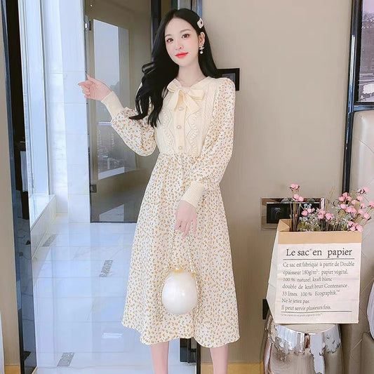 Corduroy floral dress women's autumn and winter 2023 new style gentle wind fake two-piece knitted temperament long skirt