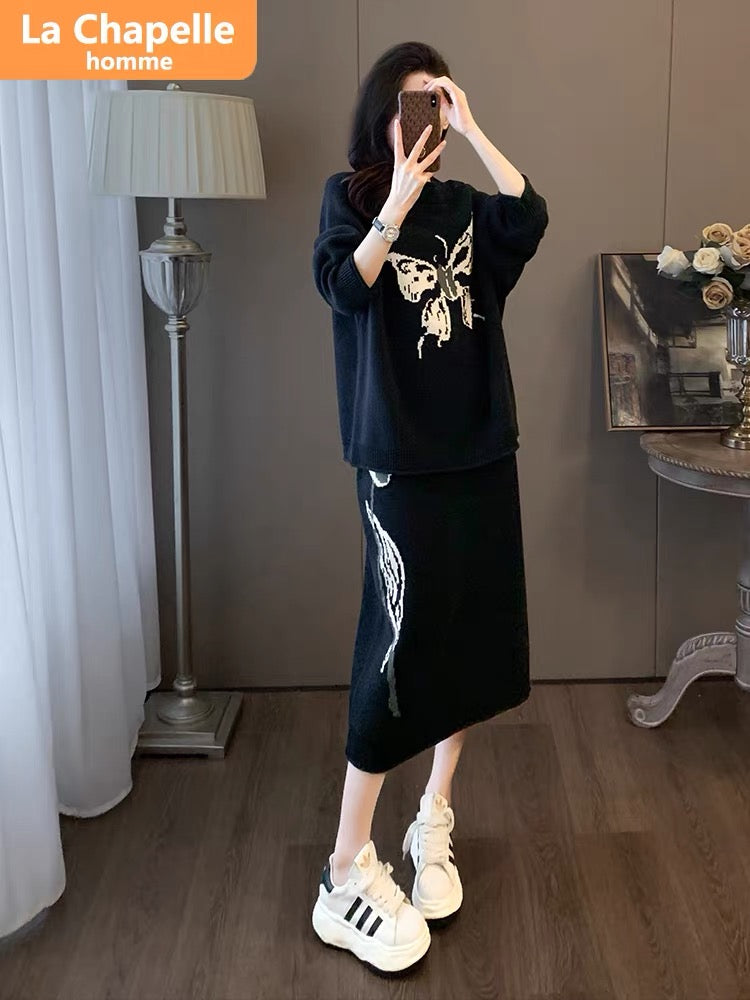 La Chapelle's autumn clothing is matched with a complete set of 2023 new internet celebrity small black sweater and skirt two-piece set