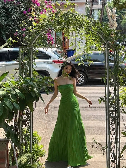 Green waist sexy tube top knitted long skirt for women summer photo taking whitening high-grade seaside holiday dress