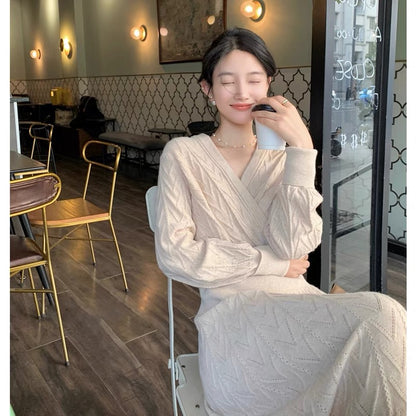 European Station Literary Style Elegant Age-Reducing Hepburn Style Goddess Style Knitted Dress Bottoming with Long Skirt