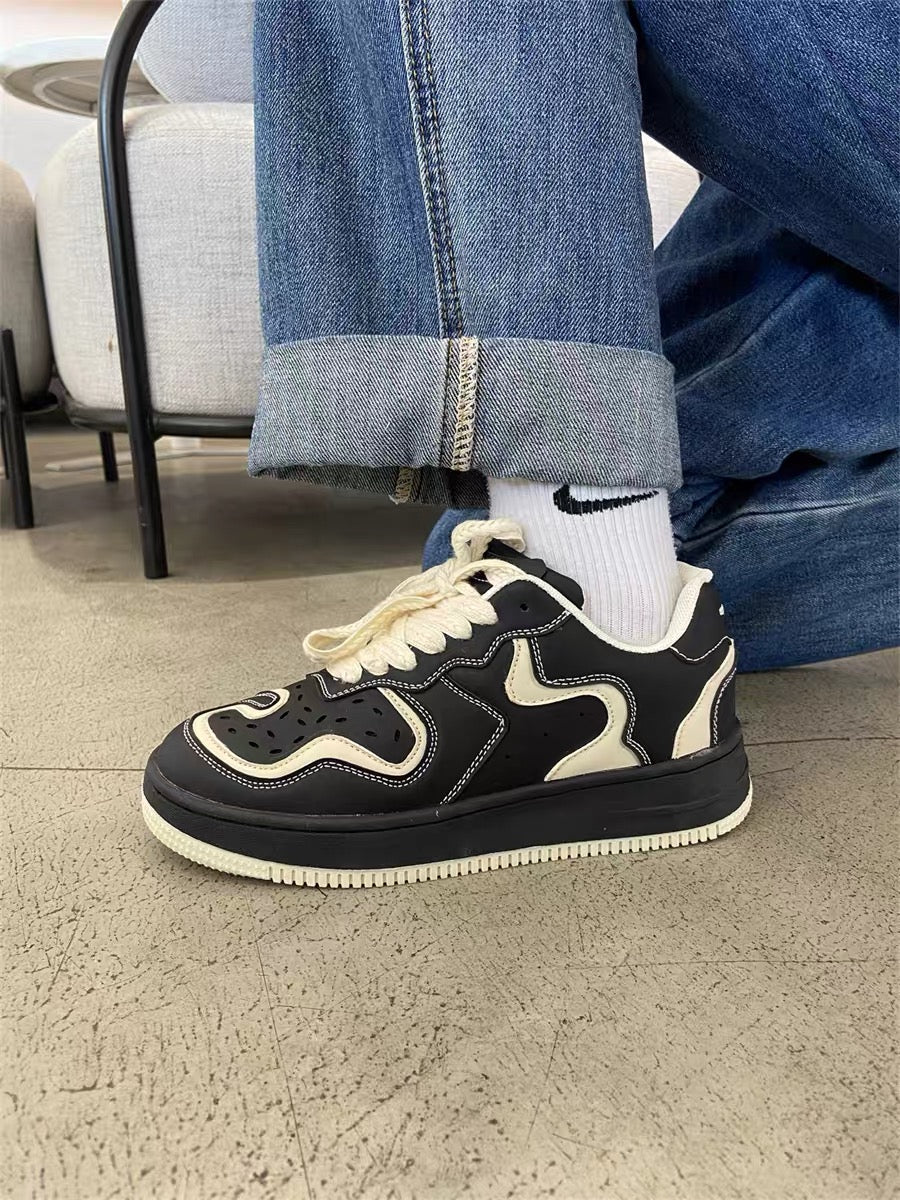 Design sense small black shoes autumn and winter wave upper skateboard shoes couple street shooting casual niche bread sneakers for men and women