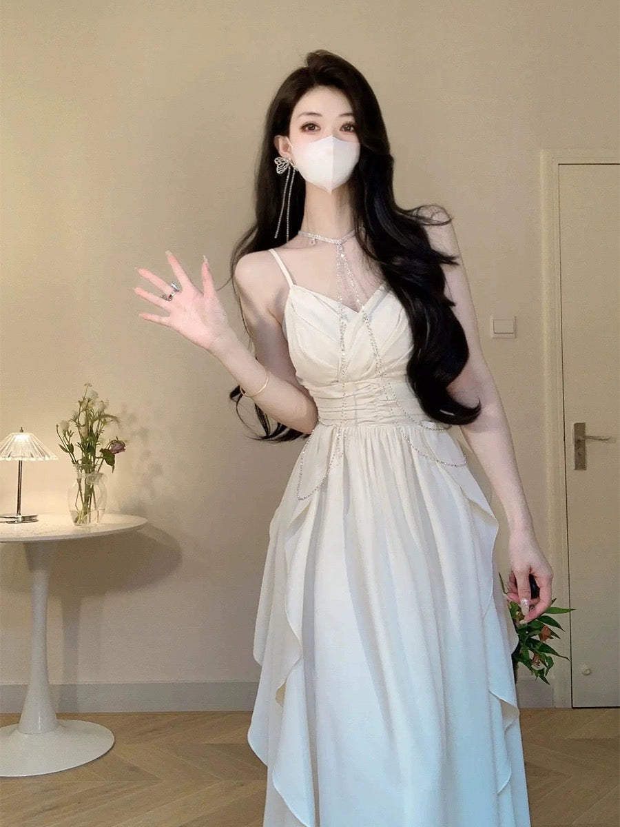 Platycodon French white suspender dress for women in summer with high-quality texture, waist slimming, fairy super fairy long skirt