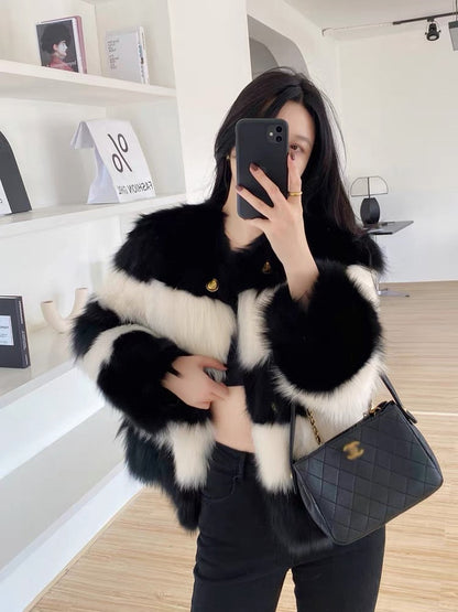 2023 Young New Haining Black and White Contrast Fur One-piece Imported Fox Fur Fur Jacket Women's Fashion Short Style (B2321)