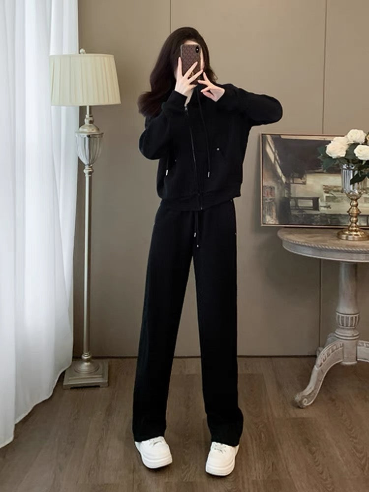 Internet celebrity sports and leisure suit for women in autumn and winter, loose and slimming, fashionable and fashionable street-style velvet sweatshirt two-piece set