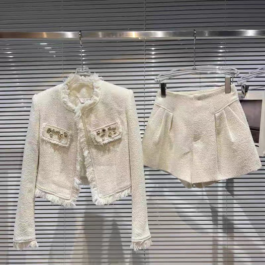 Internet celebrity's same style 2023 autumn new style small fragrant celebrity pin tweed fur edge jacket bright silk shorts suit