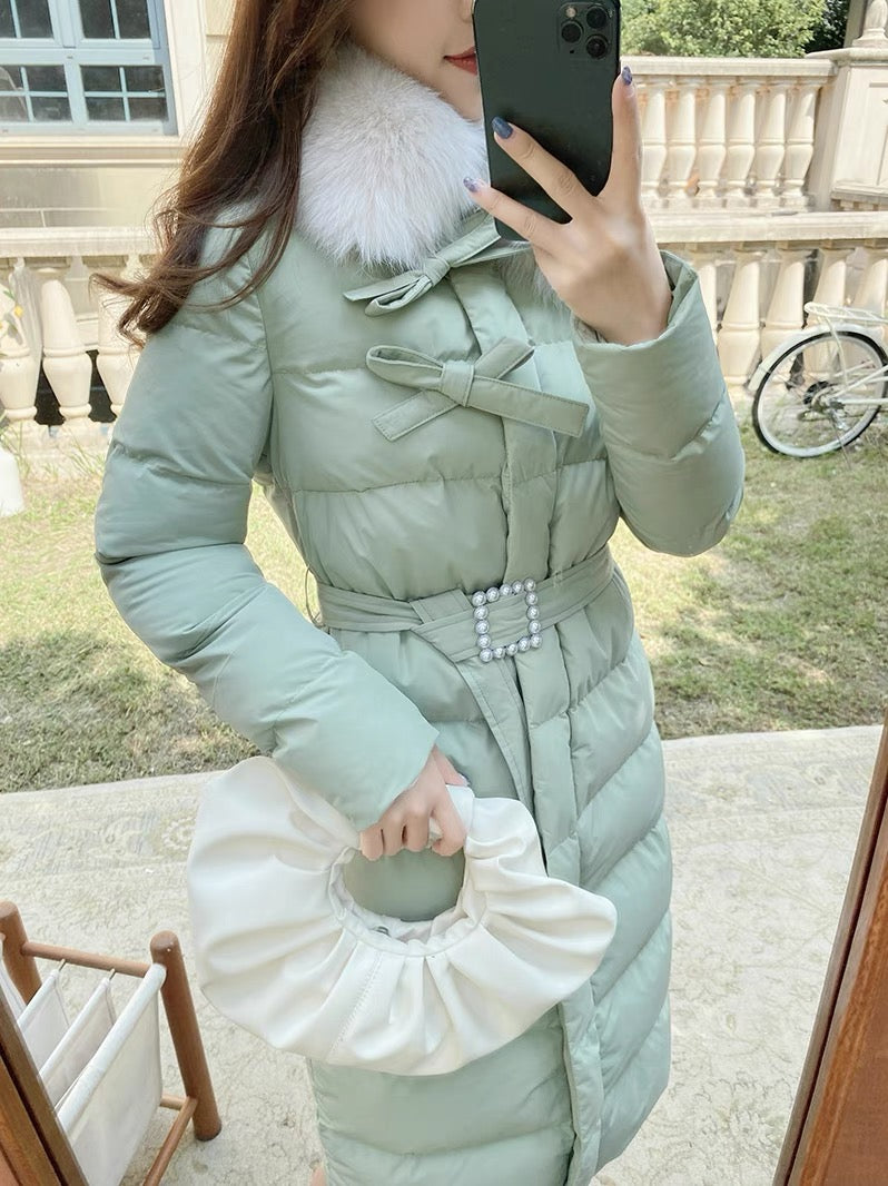 Nori gentle and ladylike winter down-padded jacket for women, retro genuine fox fur collar, lace-up waist coat