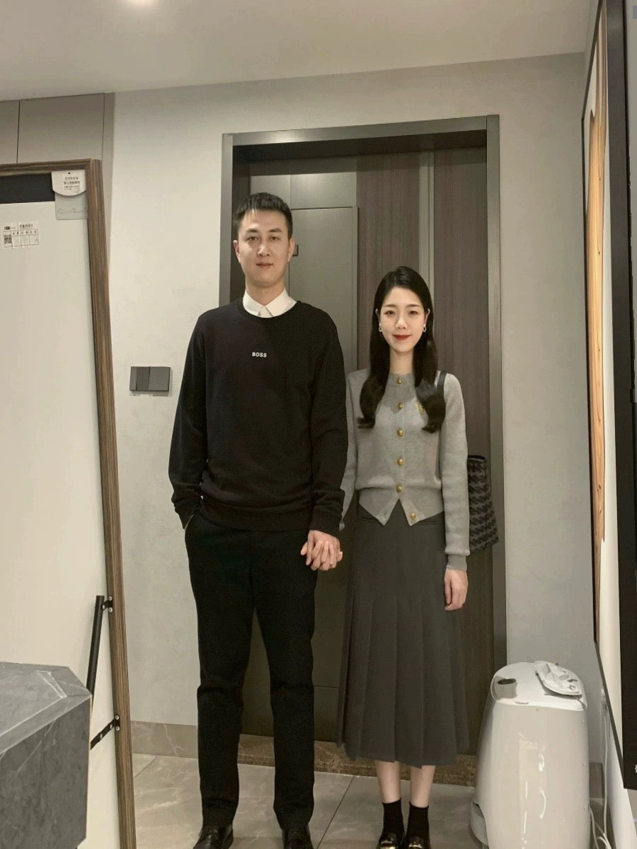 Korean college style autumn suit with a set of elegant knitted sweater cardigan coat skirt two-piece set