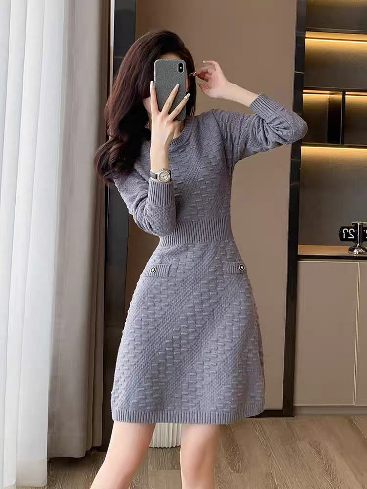 French retro autumn and winter new round neck long-sleeved knitted dress A-line skirt slimming outer bottoming sweater skirt for women D7797