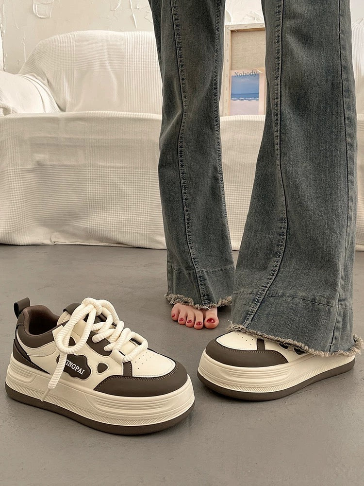 Popular niche thick-soled sneakers for women in spring and autumn, versatile super hot white shoes 2024 new Korean casual sports shoes