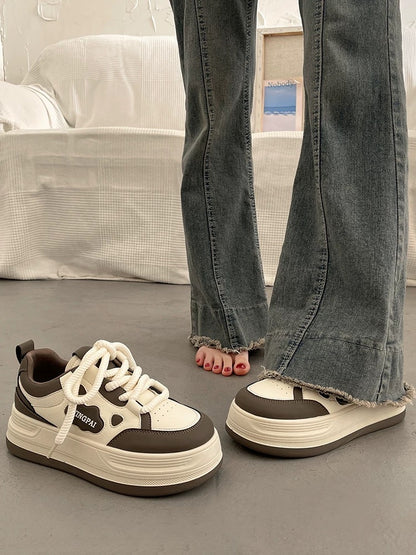 Popular niche thick-soled sneakers for women in spring and autumn, versatile super hot white shoes 2024 new Korean casual sports shoes