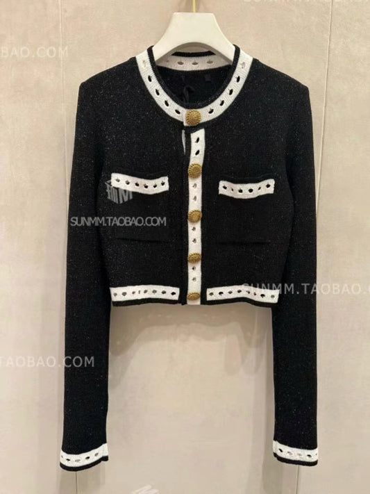 Buyer store 23 early autumn high-end niche black and white contrasting metal buckle Hepburn style French retro short cardigan sweater