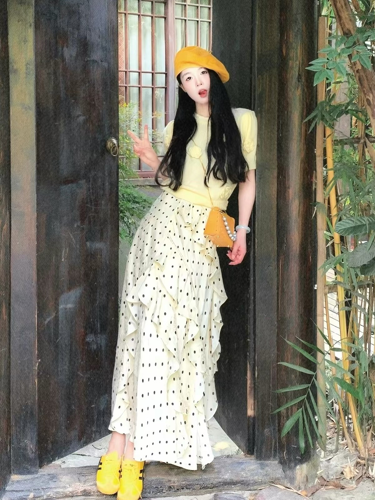 New Summer French-style "Dopamine" outfit: a slimming, Miu-inspired polka-dot A-line skirt set.