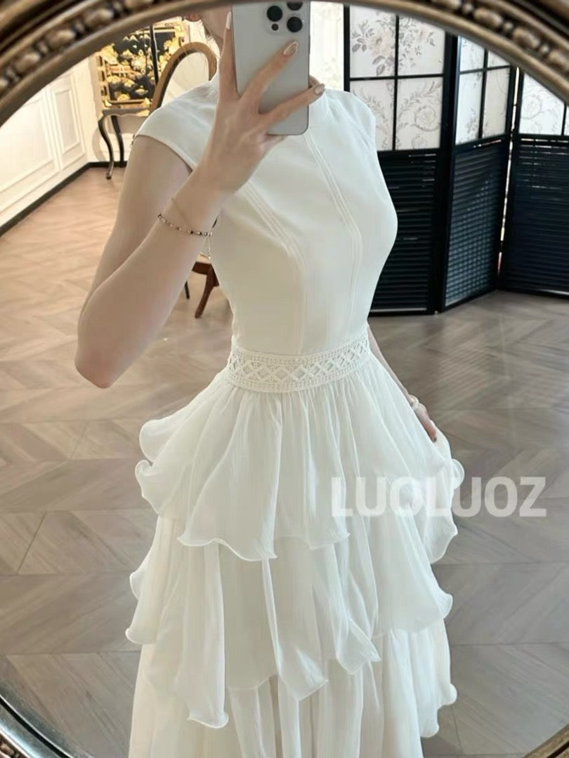 LUOLUOZ [Cloud-Sleeve Serenity] French-style high-neck maxi dress featuring a three-tiered ruffled skirt (JF1494)