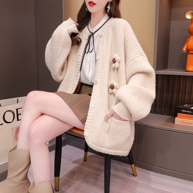 Designed sweater cardigan for women 2023 new autumn and winter style, age-reducing, loose, lazy style, thickened knitted jacket