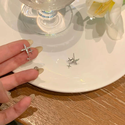 Exquisite and simple four-pointed star earrings for women, high-end diamond earrings without piercings, ear clips, versatile new earrings