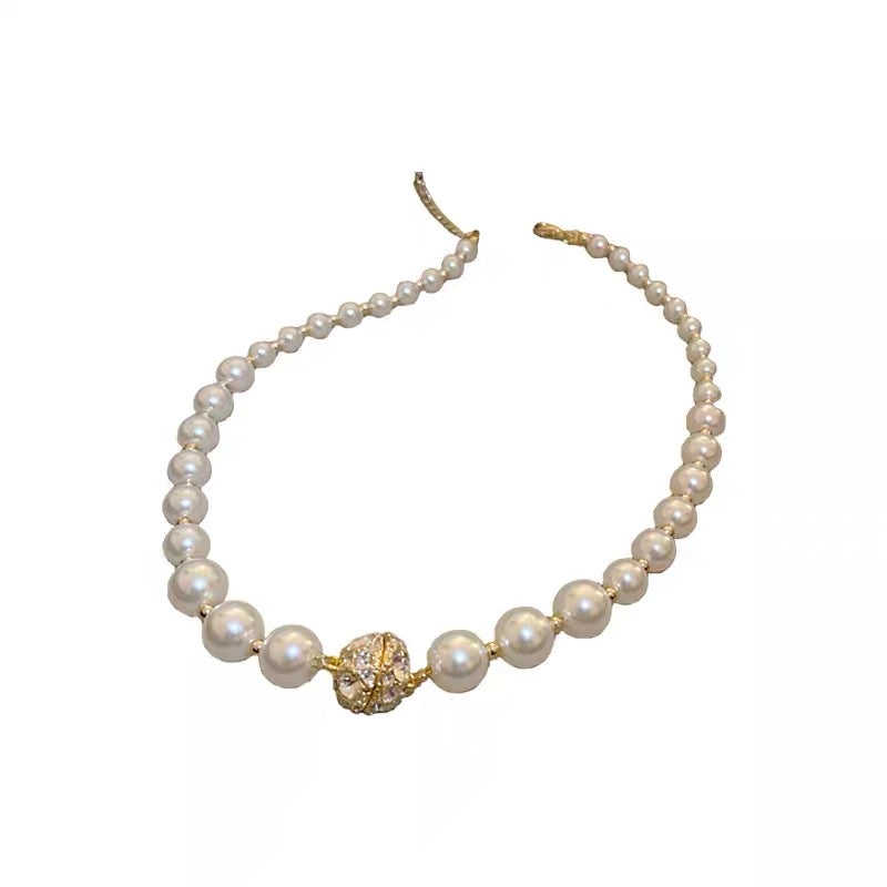 French retro pearl small ball diamond necklace fashion niche design sense necklace clavicle chain exaggerated necklace female