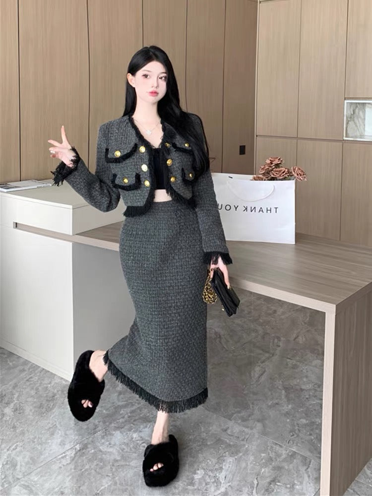 Xiaoxiangfeng suit for women in autumn new long-sleeved tassel cardigan jacket + high waist hip skirt two-piece trendy set (A9998)
