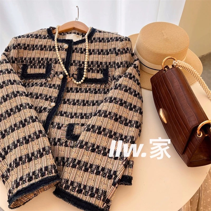 Autumn mi language~ Temperament contrasting color woven brushed edge top female French style celebrity slim and fragrant long-sleeved jacket